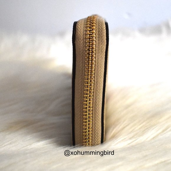 Coach | Accordion Zip Wallet in Signature Canvas in Strawberry Print - Picture 4 of 7